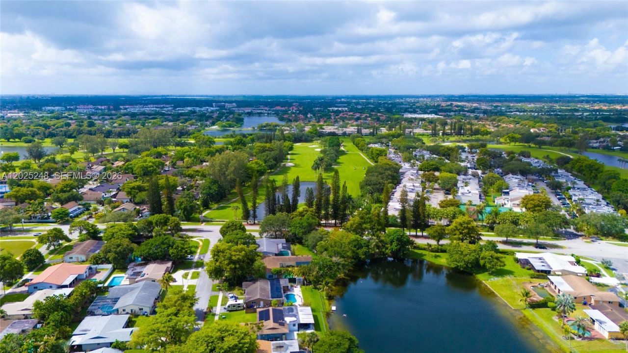 10651 NW 19th Pl , Pembroke Pines, FL 33026 Photo