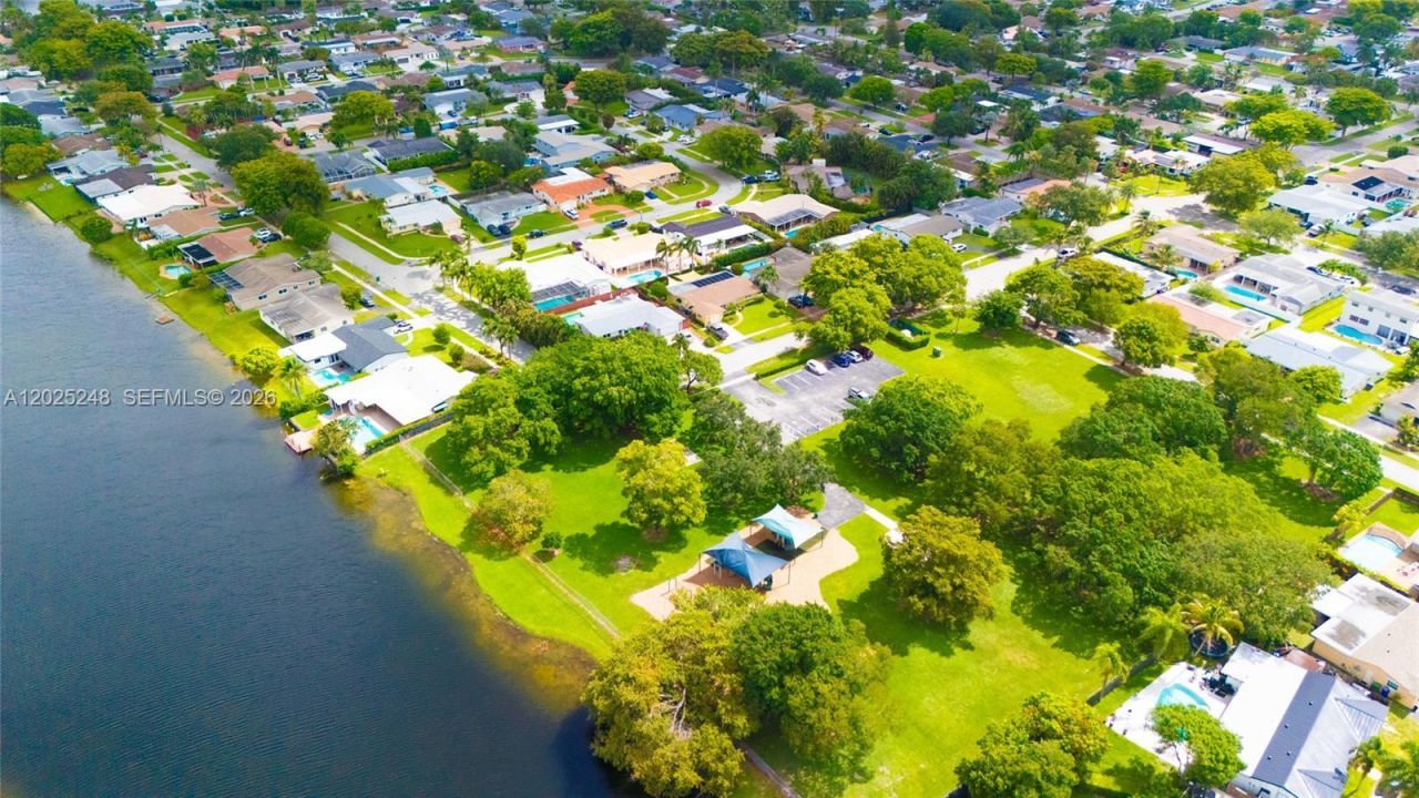 10651 NW 19th Pl , Pembroke Pines, FL 33026 Photo