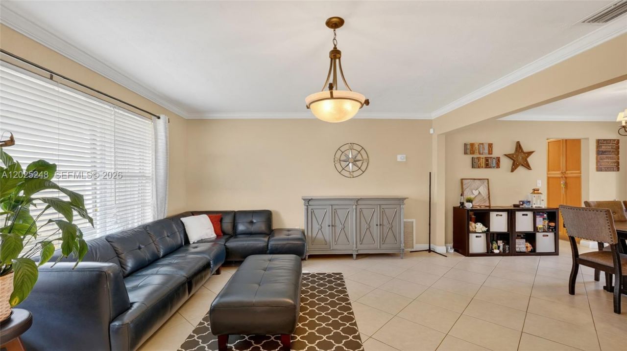 10651 NW 19th Pl , Pembroke Pines, FL 33026 Photo