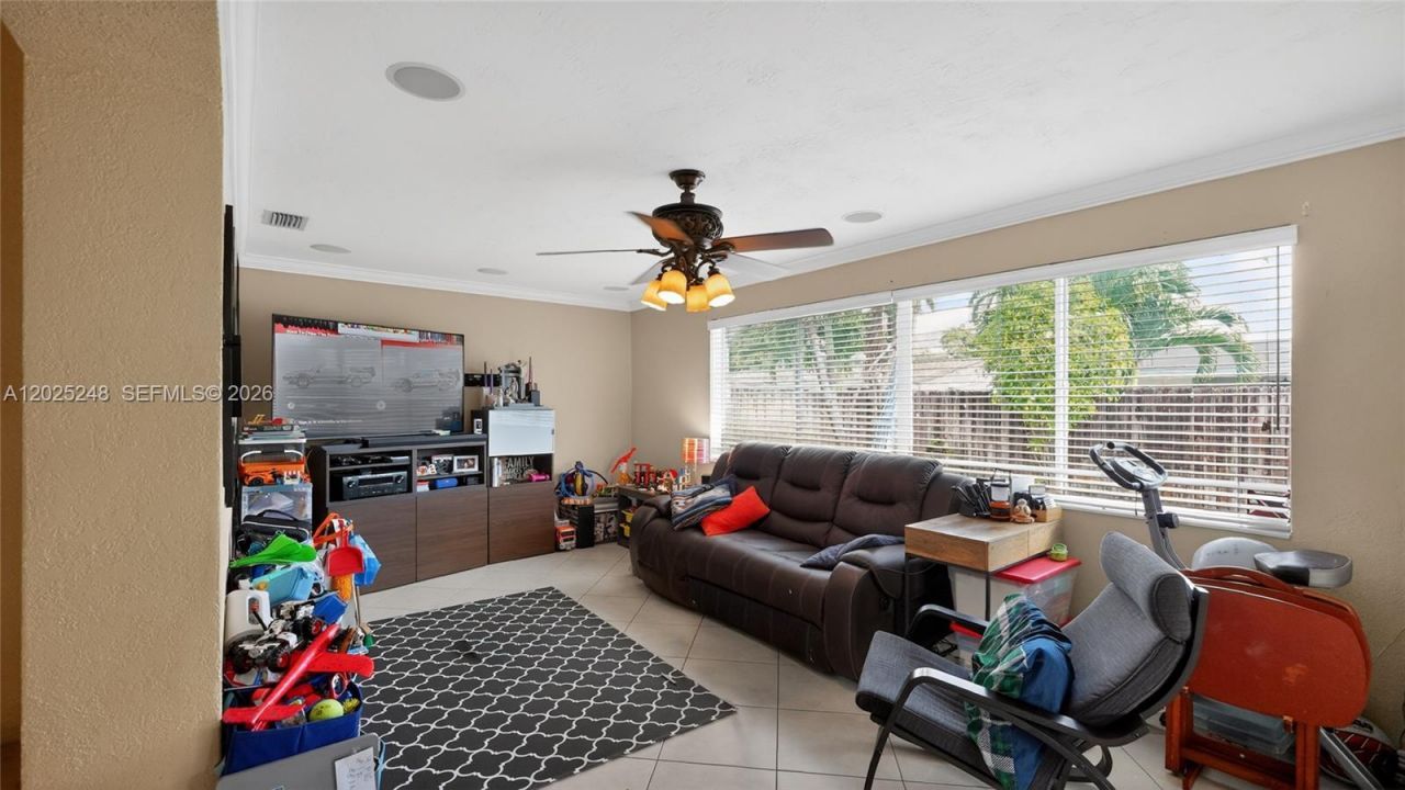 10651 NW 19th Pl , Pembroke Pines, FL 33026 Photo