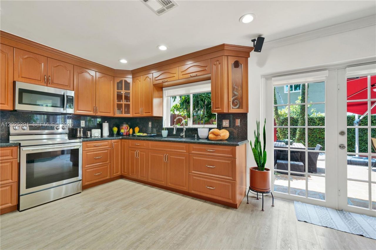 10006 SW 162nd Path, Miami, FL 33196 Photo