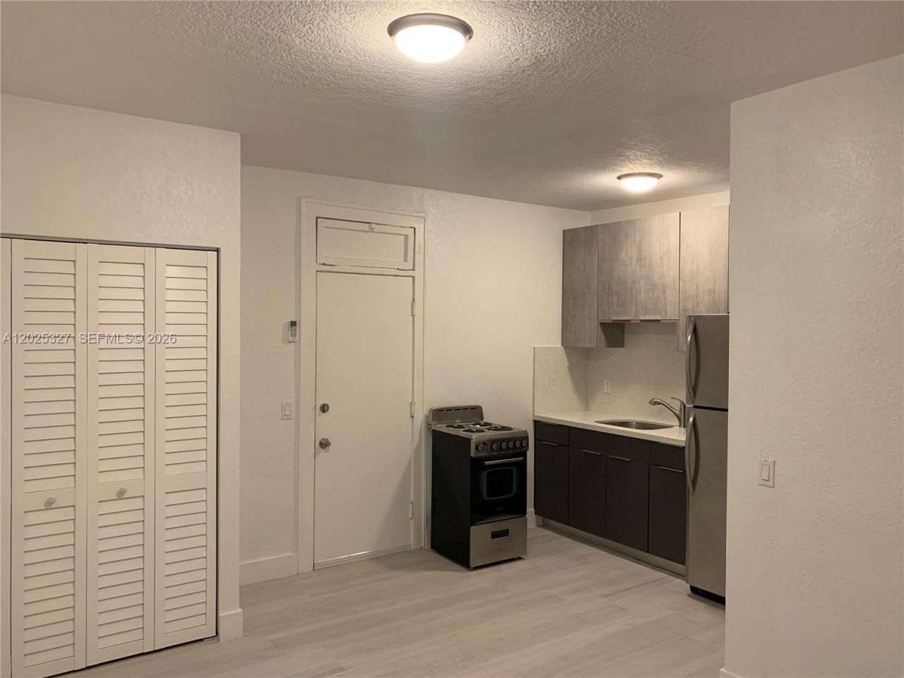712 SW 56 Av, Unit 4B, Coral Gables, FL 33134 Photo