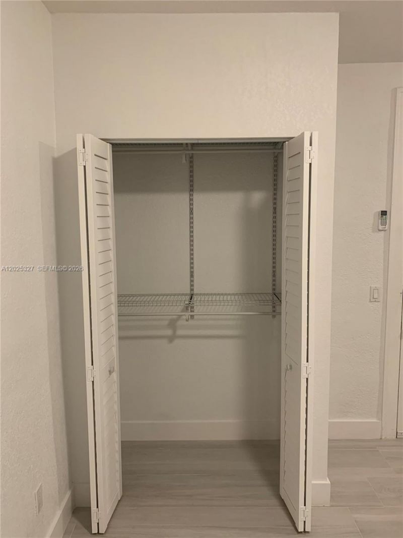 712 SW 56 Av, Unit 4B, Coral Gables, FL 33134 Photo