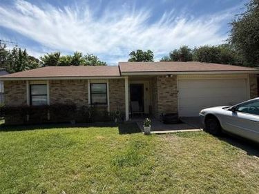 5725 Maiden Lane, Fort Worth, TX 76131