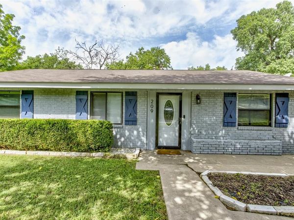 209 Case Street , Weatherford, TX 76086
