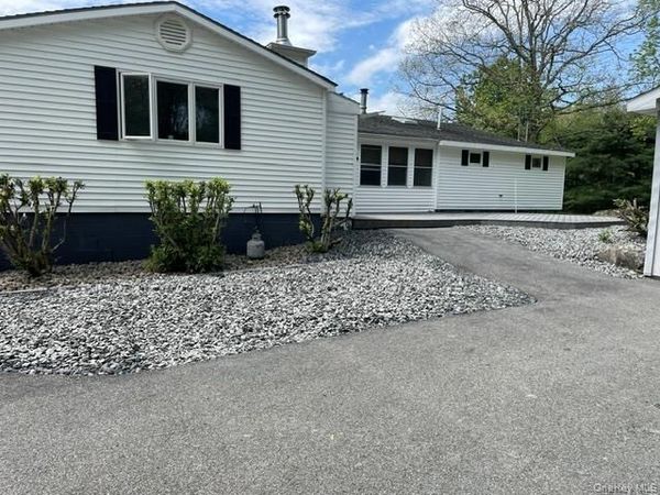 100 Decker Road , Unit 2, Wallkill, NY 12589