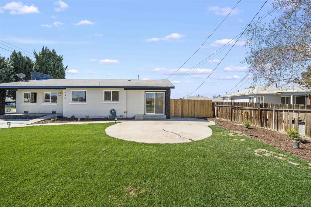695 S Santa Fe, Hemet, CA 92543 Main Photo