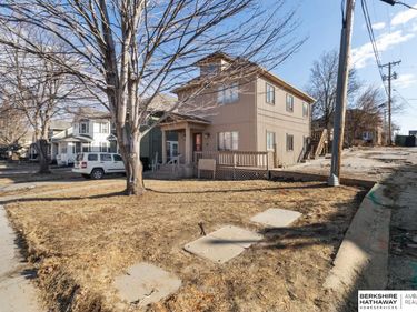 115 N 36th Street , Omaha, NE 68131