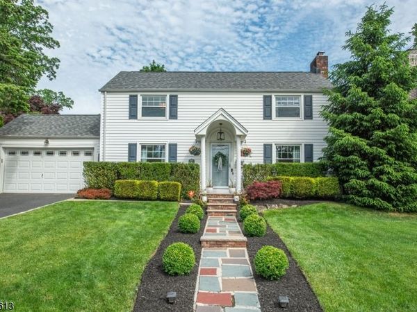 34 Coolidge Ave, West Caldwell, NJ 07006
