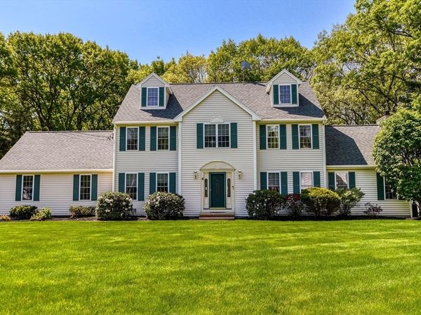 4 Dorset Drive, Walpole, MA 02032