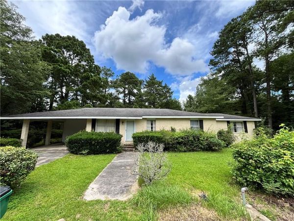 103 BUNCHE Street , Bogalusa, LA 70427