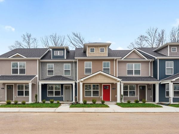 121 Quarry Point Dr , Clarksville, TN 37043