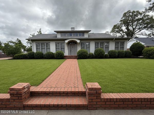 318 Grand Boulevard, Greenwood, MS 38930