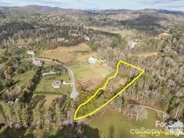 425 Nelson Valley Lane , Hendersonville, NC 28739