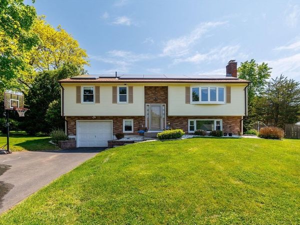 24 Hickory St., Agawam, MA 01030