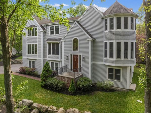 10 Heritage Ln, Cohasset, MA 02025