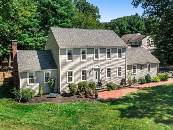 3 Jonathans Way, Upton, MA 01568