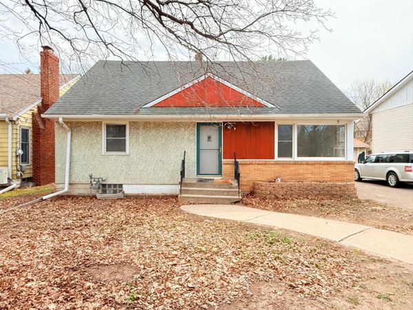 1186 Larpenteur Avenue E, Saint Paul, MN 55109