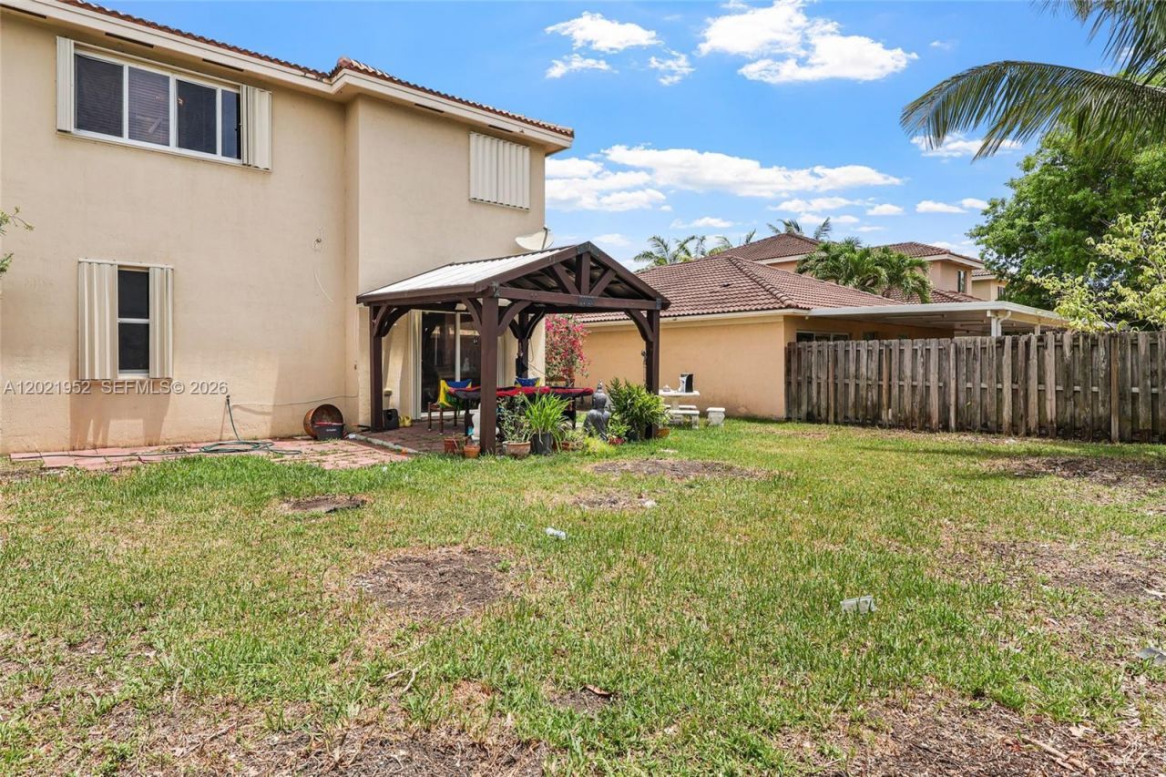8956 SW 215th Ter , Cutler Bay, FL 33189 Photo