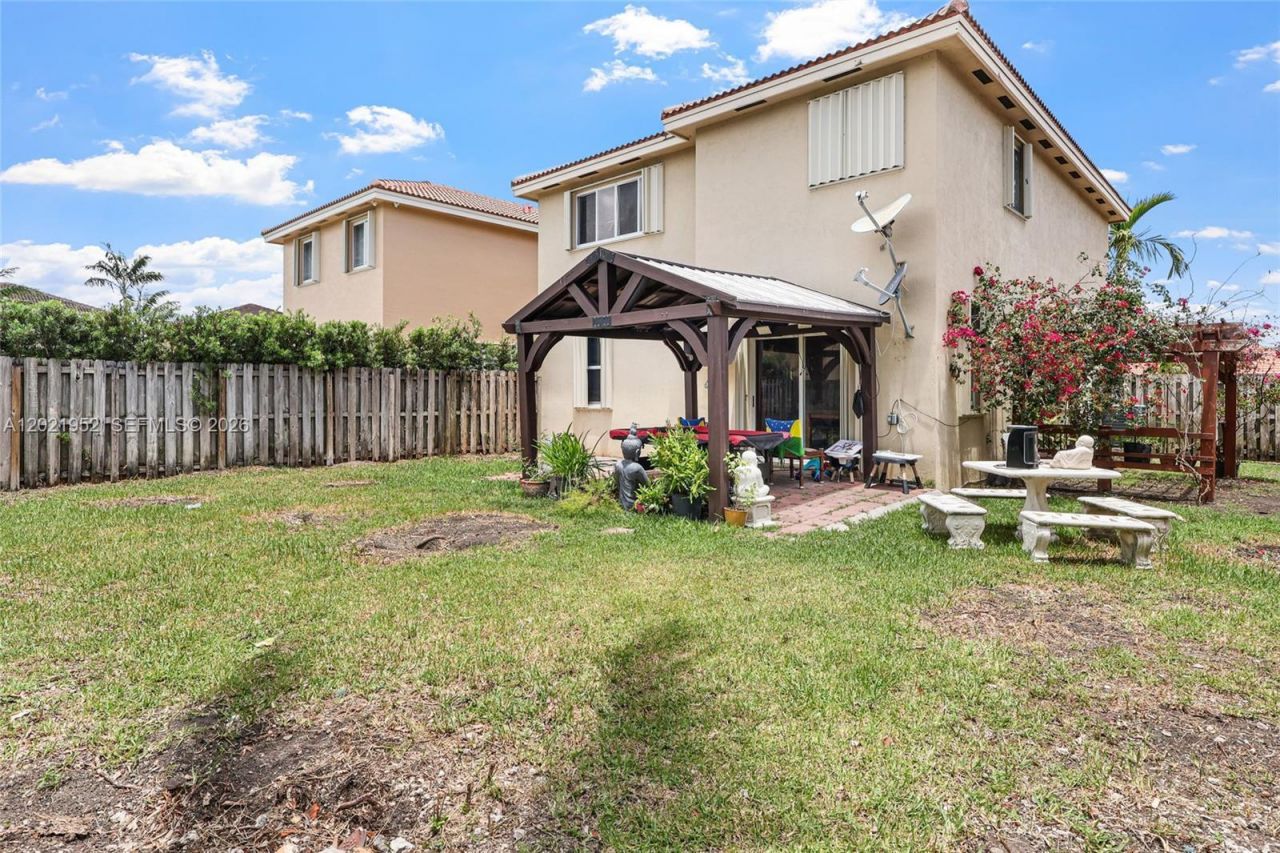 8956 SW 215th Ter , Cutler Bay, FL 33189 Photo