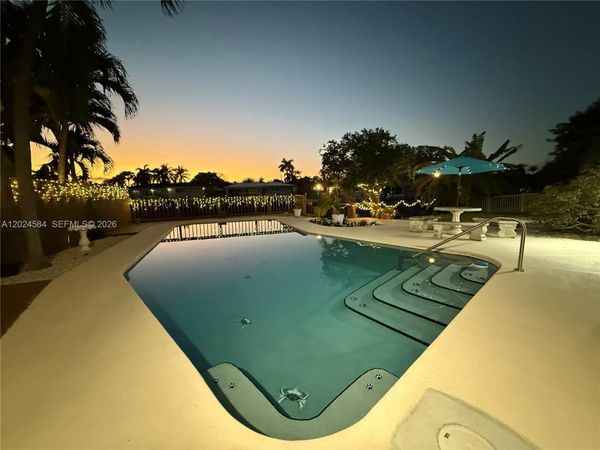 411 SE 6th Ave , Pompano Beach, FL 33060