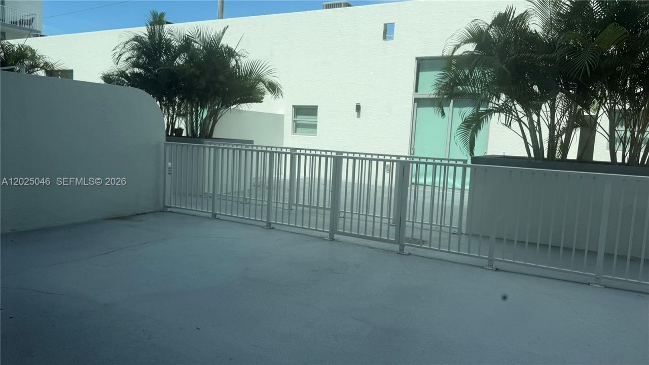 2100 Van Buren St, Unit 210, Hollywood, FL 33020 Photo