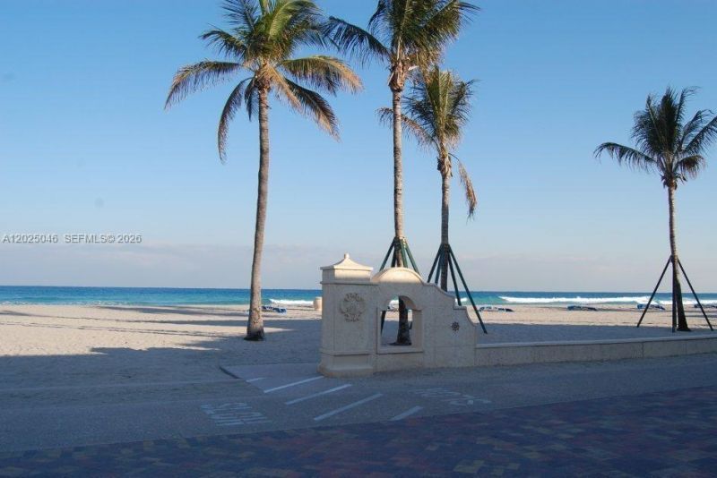 2100 Van Buren St, Unit 210, Hollywood, FL 33020 Photo