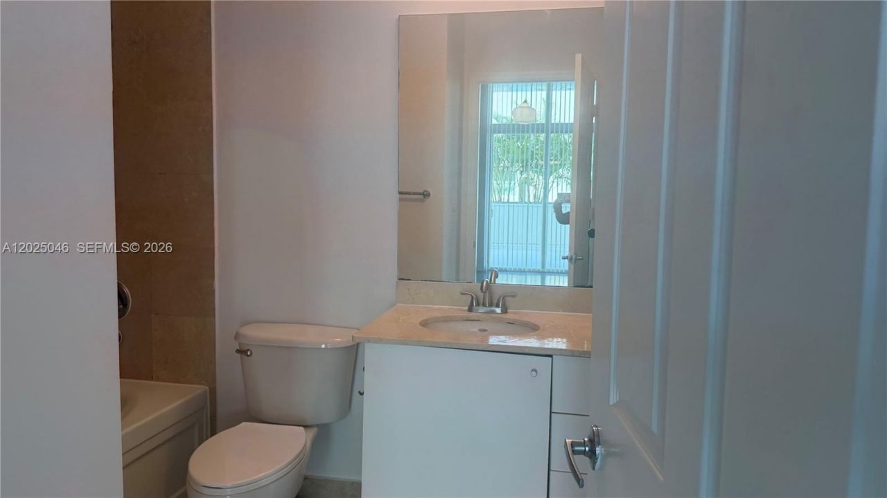 2100 Van Buren St, Unit 210, Hollywood, FL 33020 Photo