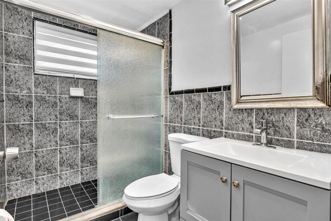 10002 E Bay Harbor Dr , Unit 2, Bay Harbor Islands, FL 33154 Photo