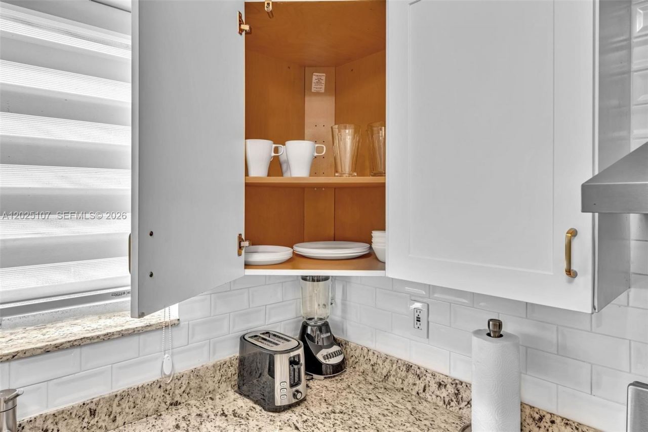 10002 E Bay Harbor Dr , Unit 2, Bay Harbor Islands, FL 33154 Photo