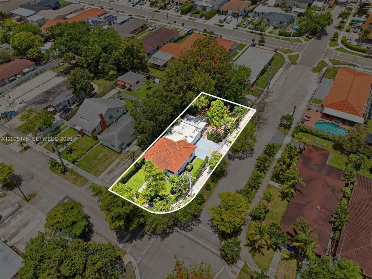 3101 SW 25th Ter, Miami, FL 33133 Photo