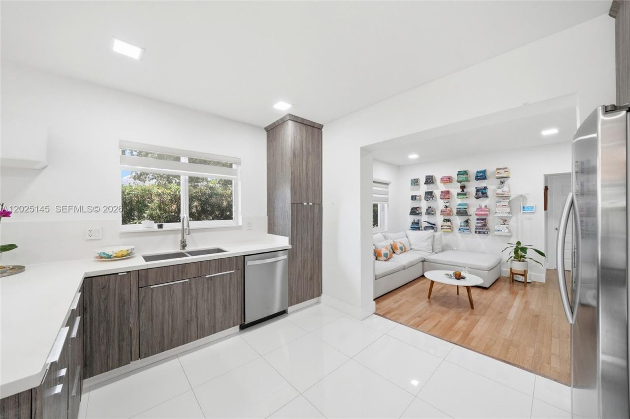3101 SW 25th Ter, Miami, FL 33133 Photo