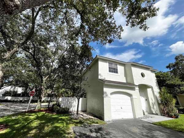9832 NW 9th Ct , Plantation, FL 33324