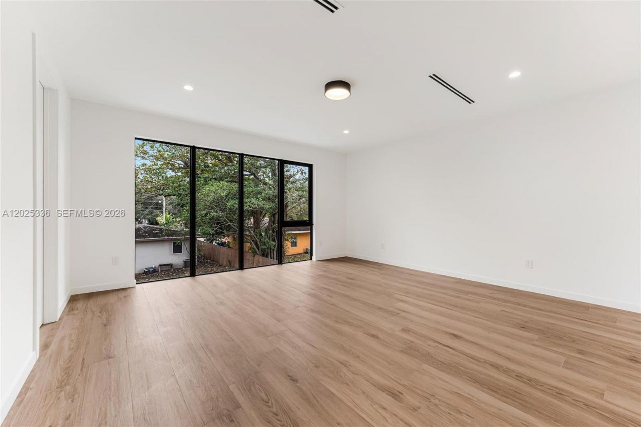 Please Call For Address, Miami, FL 33133 Photo