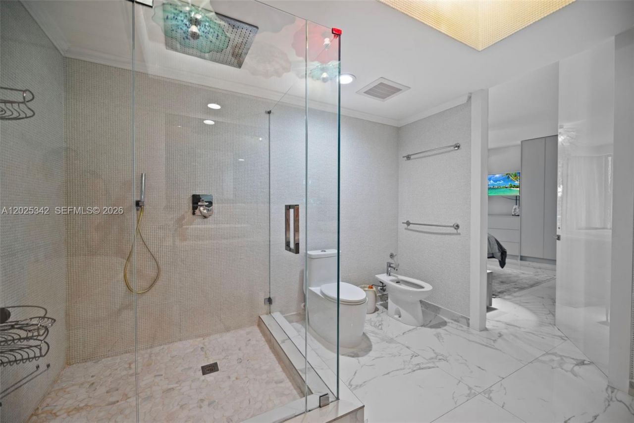 1800 S Ocean Dr, Unit 310, Hallandale Beach, FL 33009 Photo