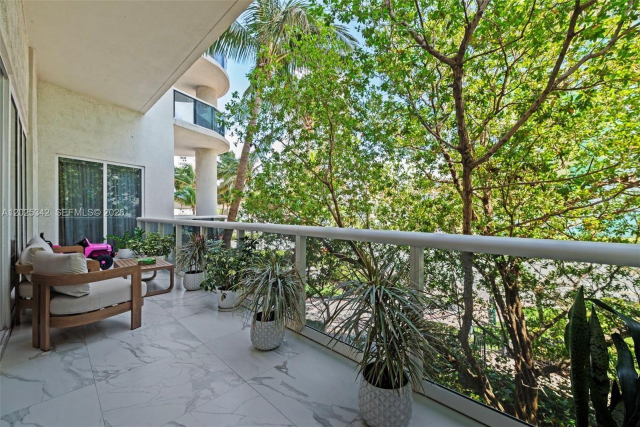 1800 S Ocean Dr, Unit 310, Hallandale Beach, FL 33009 Photo