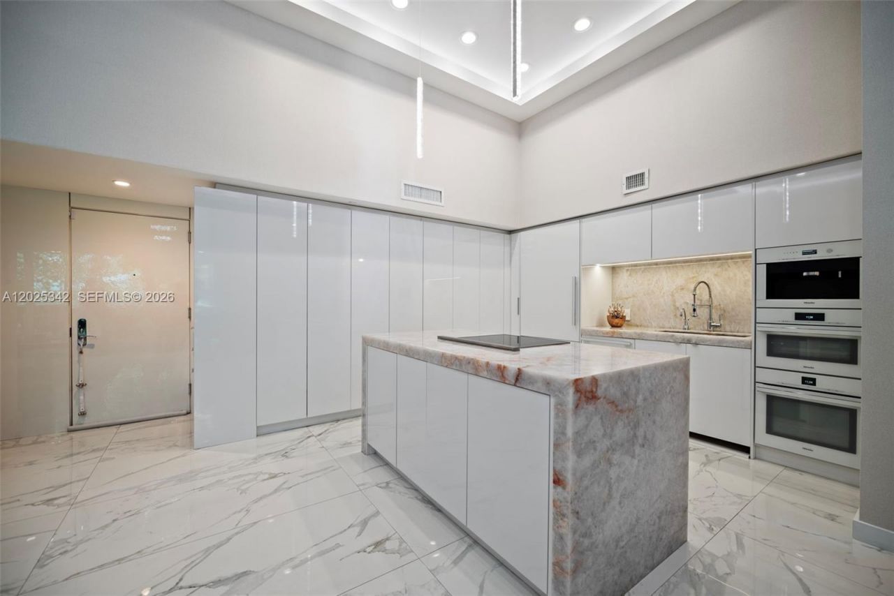 1800 S Ocean Dr, Unit 310, Hallandale Beach, FL 33009 Photo