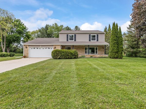 W378N5832 Farmwood Hts, Lac La Belle, WI 53066