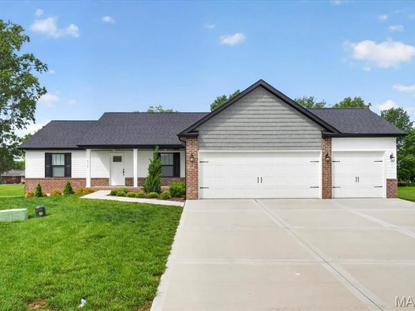 312 Jennifer , Germantown, IL 62245