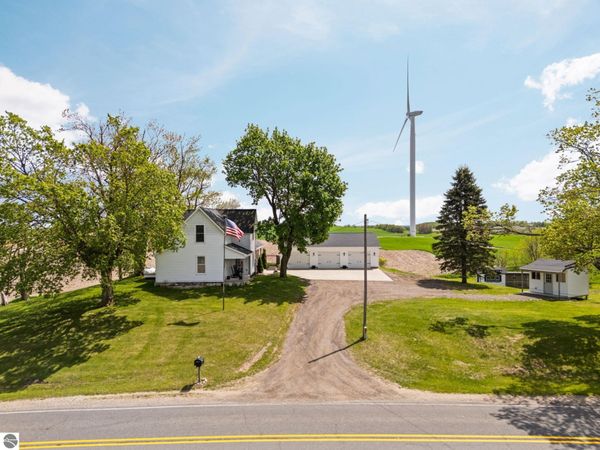 9103 County Line Road E, Marion, MI 49665