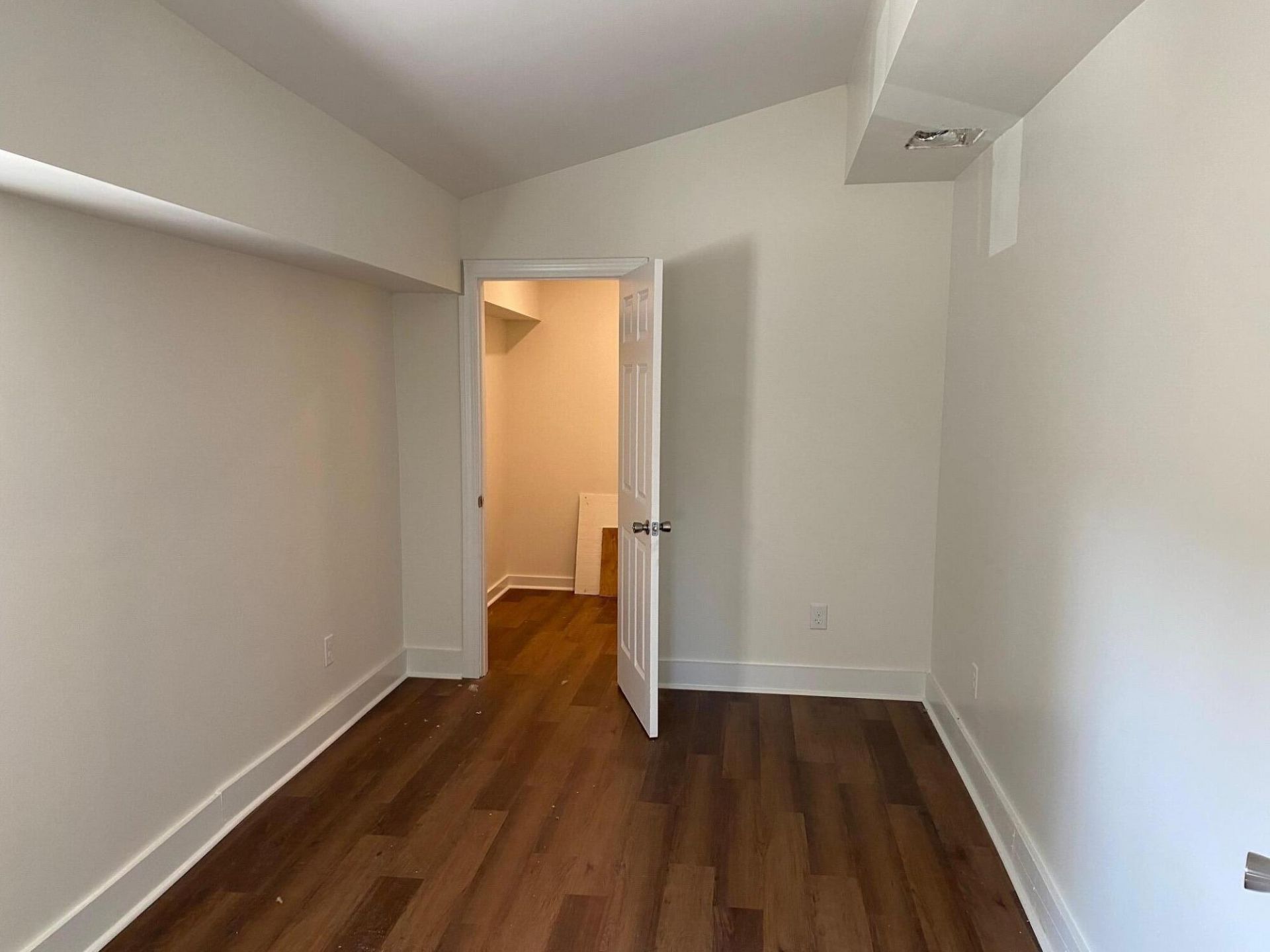 2229 Delano Street Photo 5