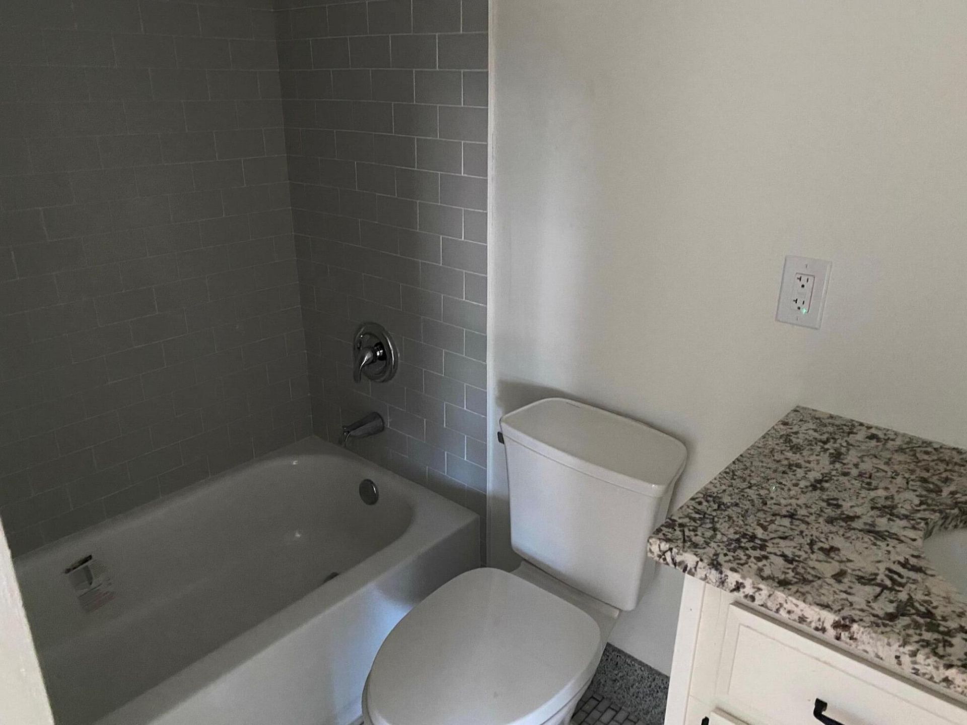 2229 Delano Street Photo 8