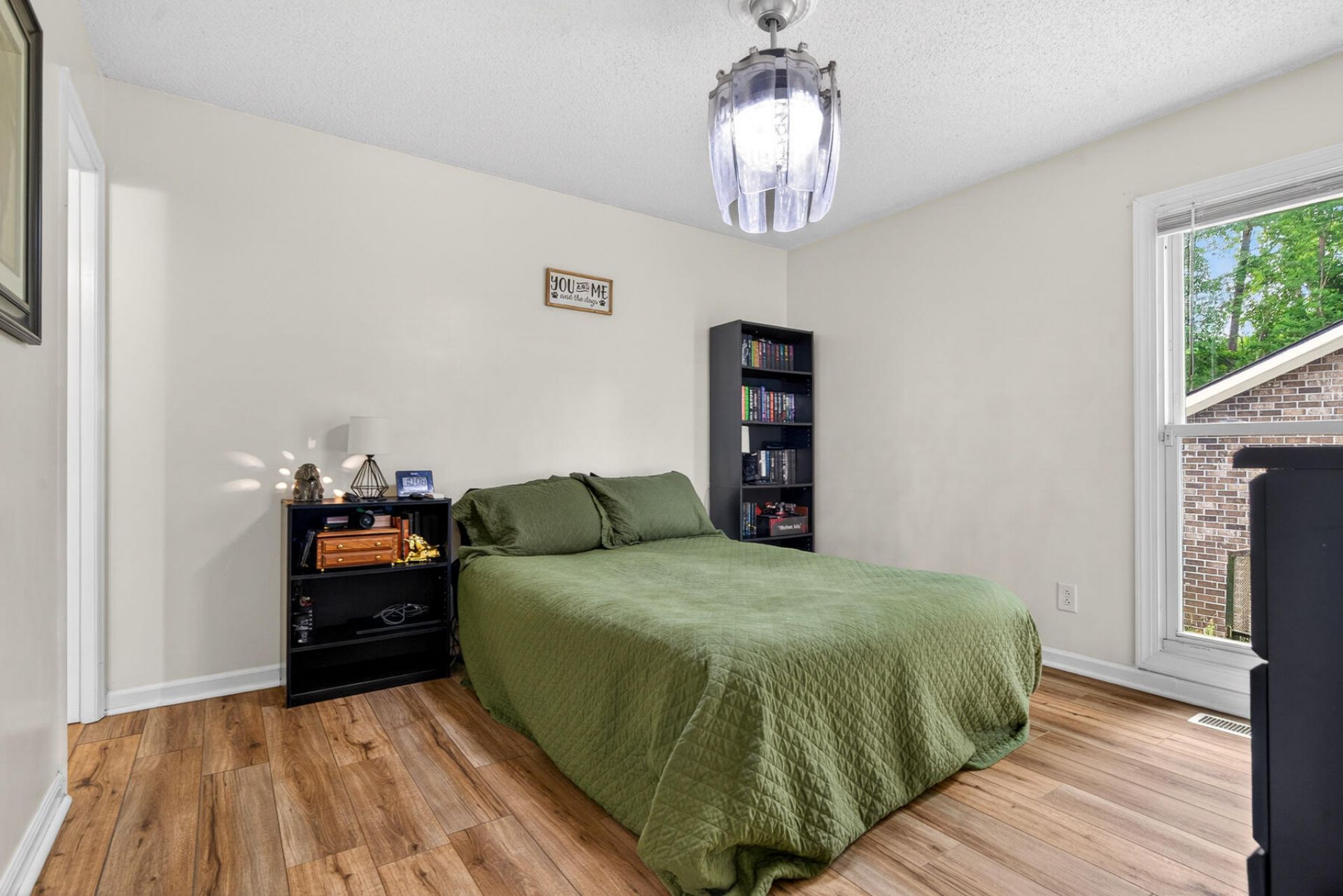 213 Elm Street Photo 25
