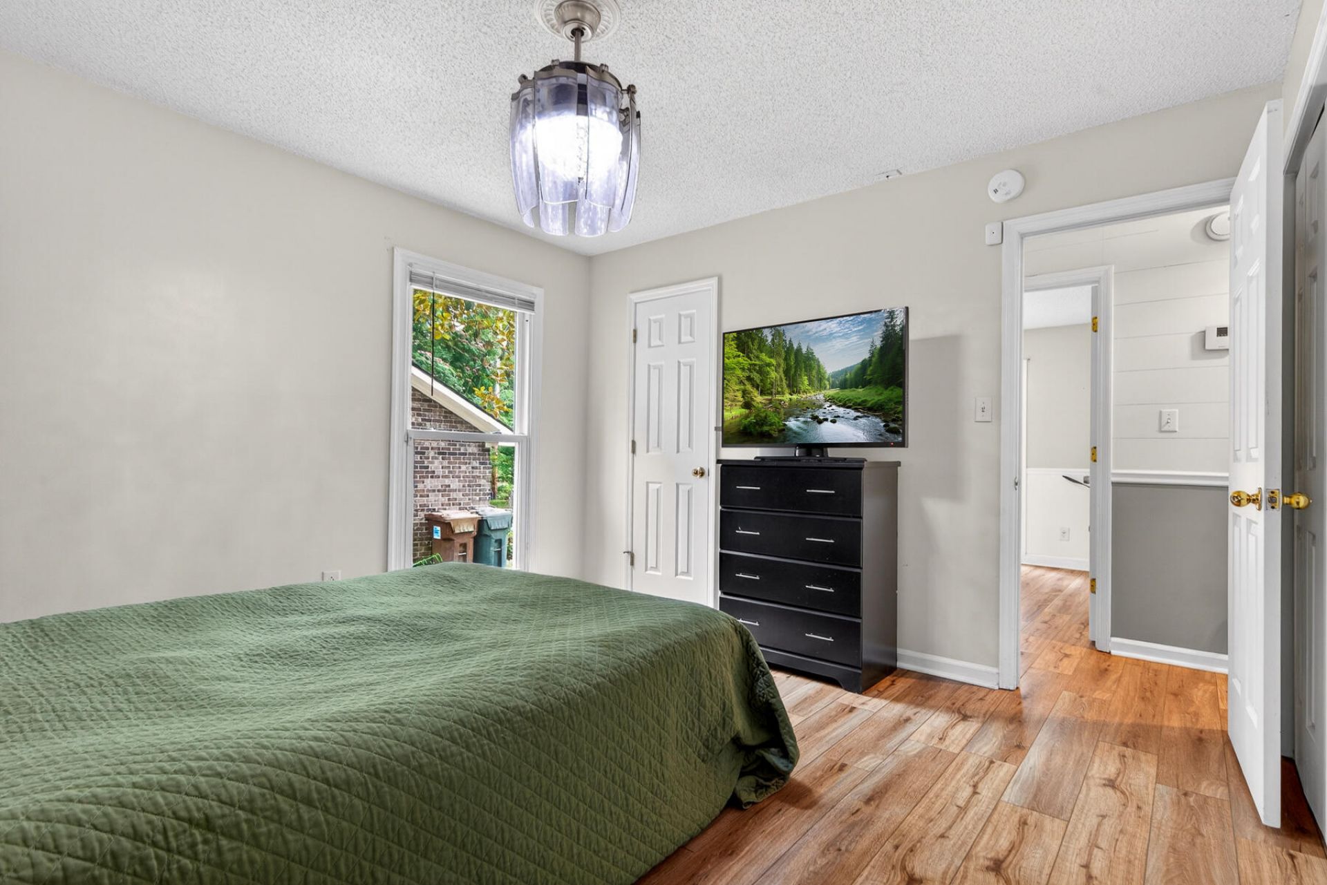 213 Elm Street Photo 26