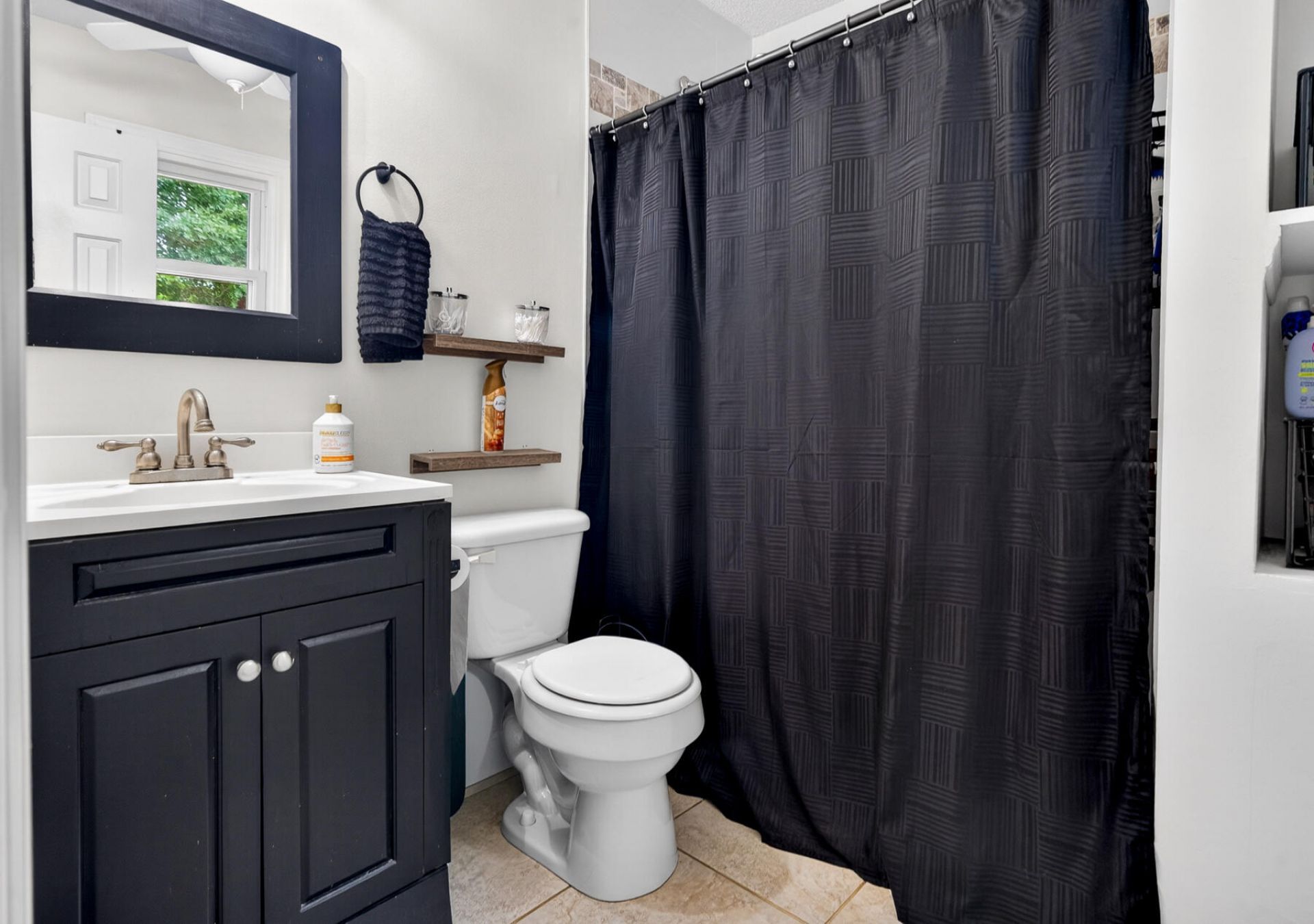 213 Elm Street Photo 28