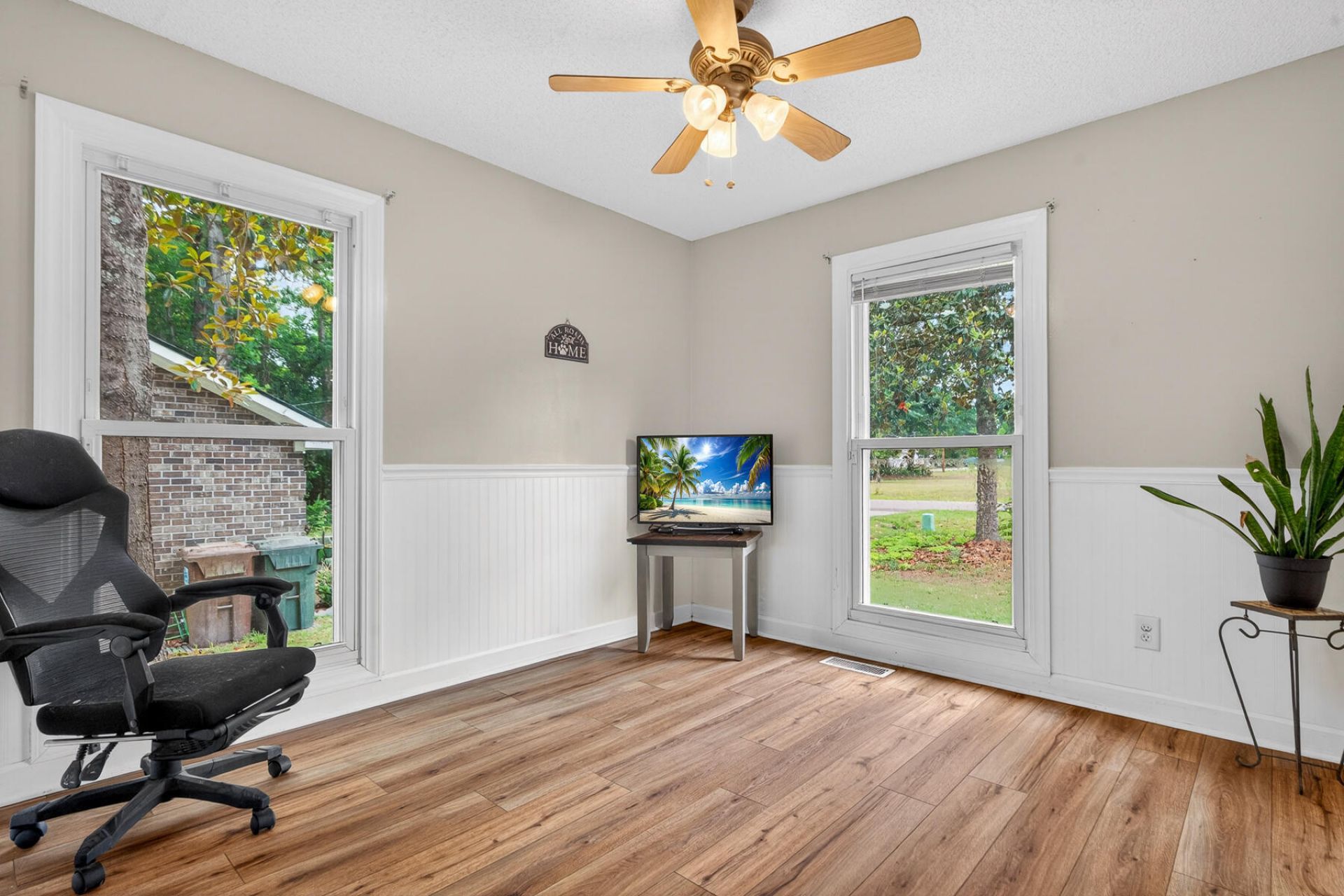 213 Elm Street Photo 33