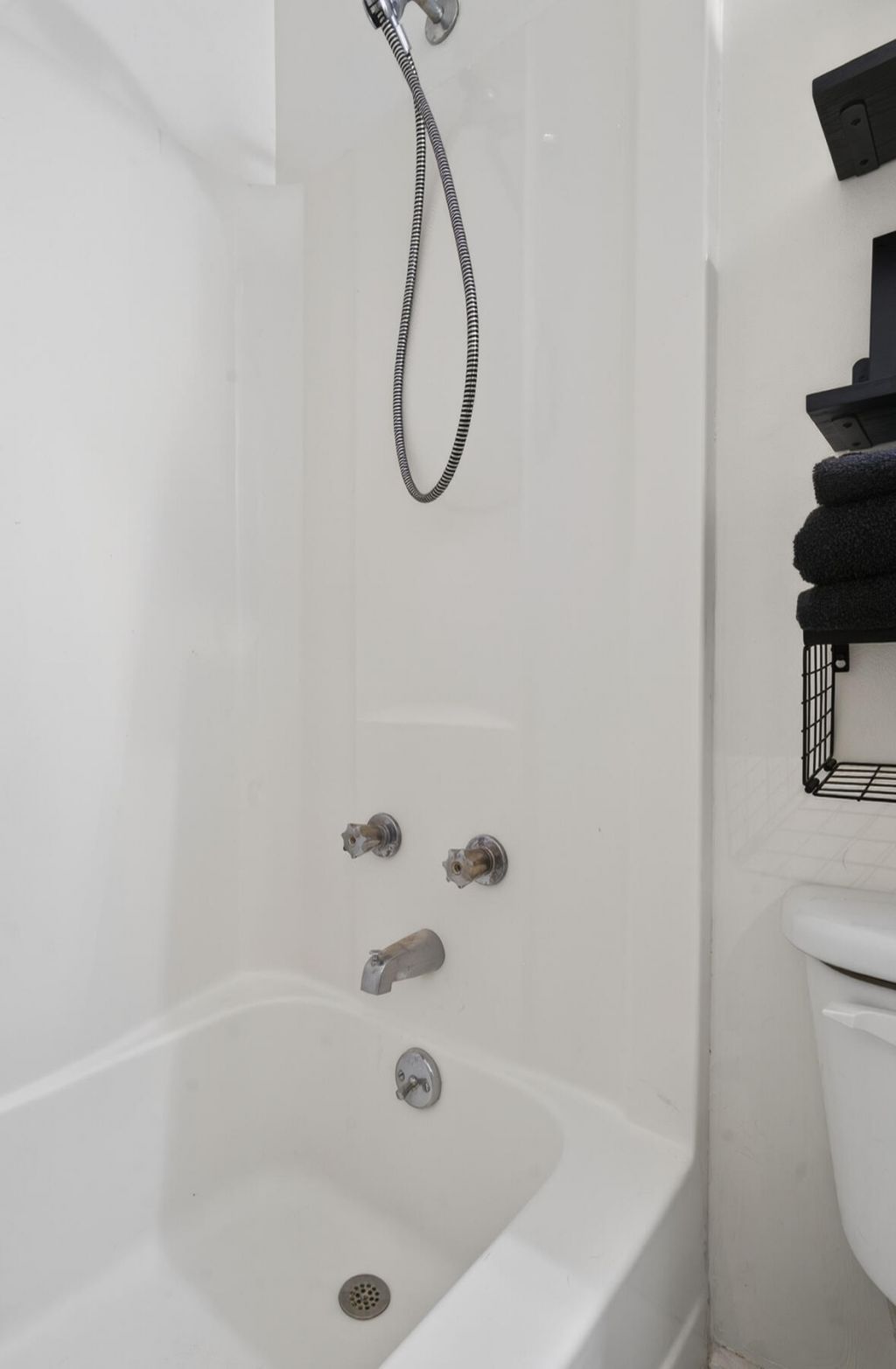 213 Elm Street Photo 39