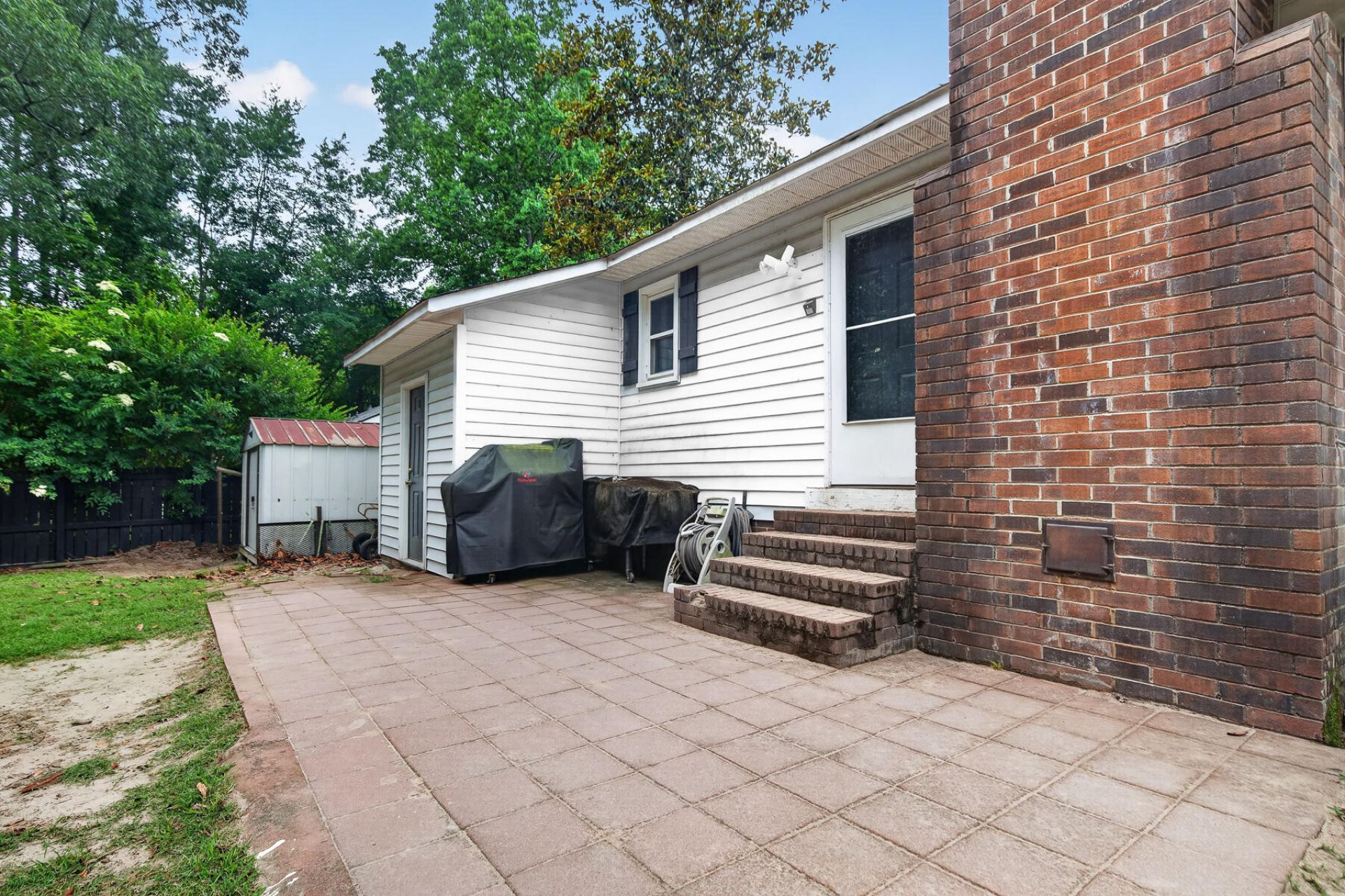 213 Elm Street Photo 41