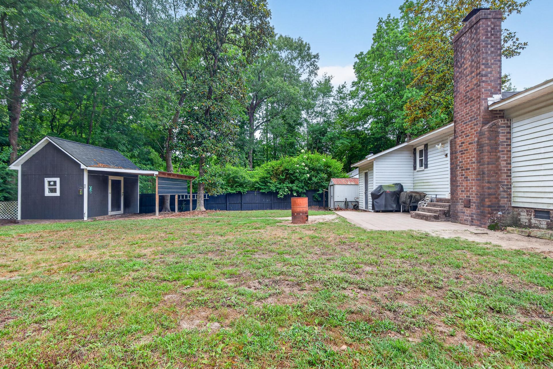 213 Elm Street Photo 44