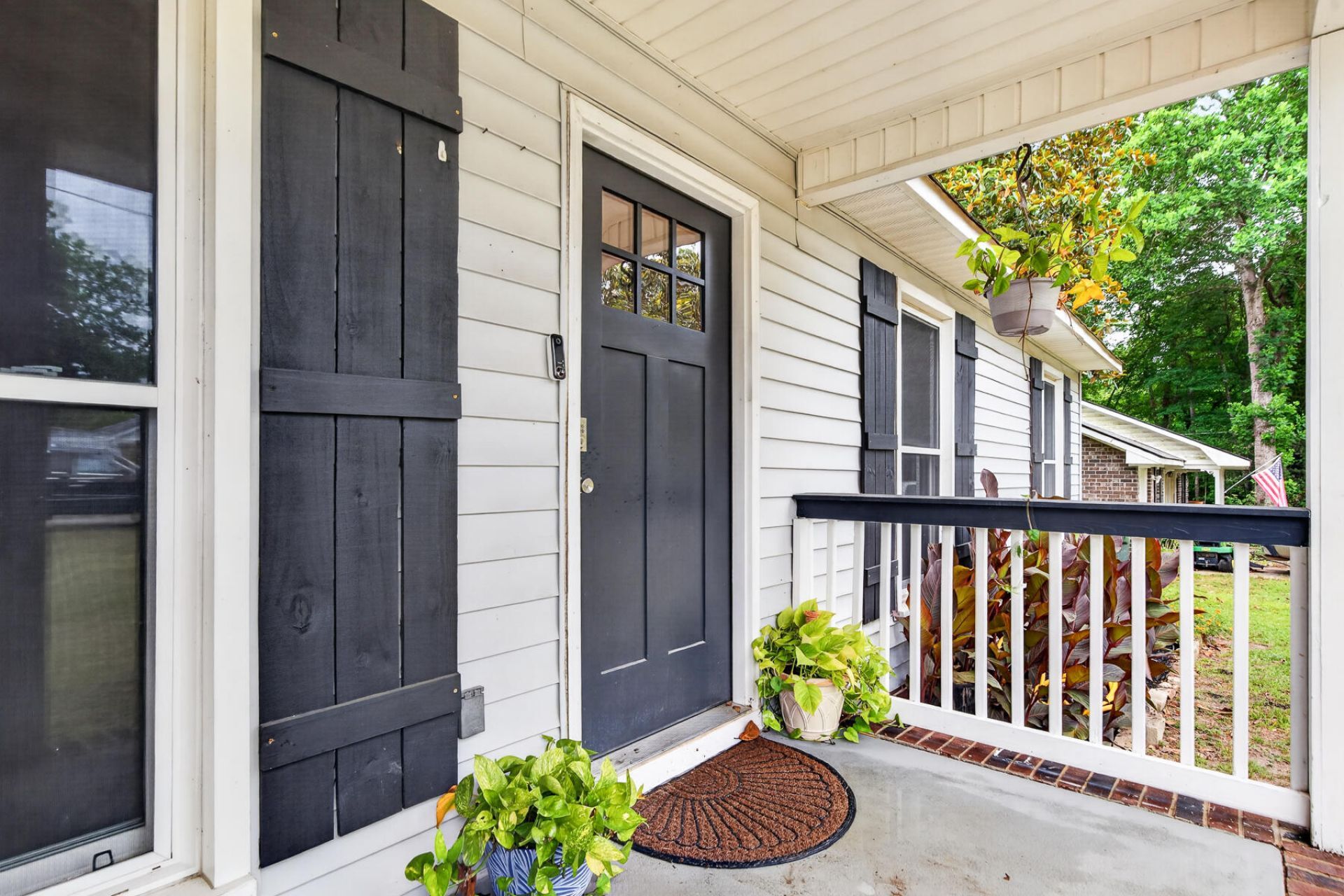 213 Elm Street Photo 6